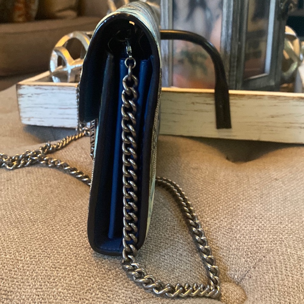 Gucci Blue Blooms GG Supreme Canvas Dionysus Wallet On Chain - Picture 8 of 13